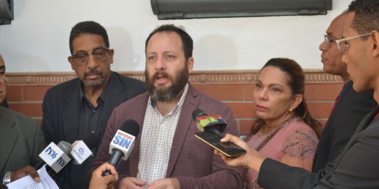 Coalición propone plan para transición rápida hacia energías renovables