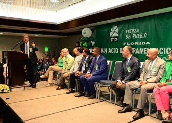 Leonel compara la política con el deporte que tiene que hacerse en equipo 