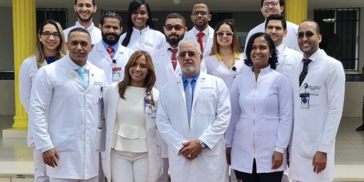 Delegación cirujanos plásticos de Hospital Gautier representará a RD en Costa Rica