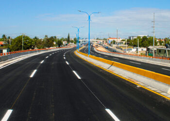 Gobierno pone en funcionamiento moderno elevado de Andrés, Boca Chica