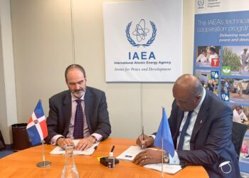 RD firma acuerdo programático con Agencia de Energía Atómica en Viena