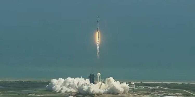 Despega la primera misión privada de astronautas a la Estación Espacial