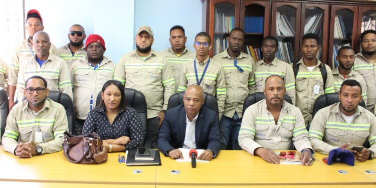 Denuncian represión contra más de 200 trabajadores en Empresa Contratista de EDEESTE