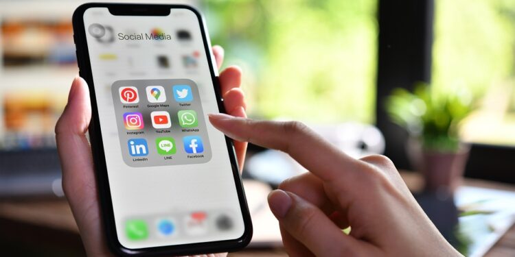 Bancos recomiendan medidas de prevención al usar Internet y redes sociales