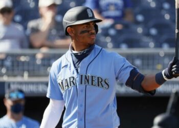 Prospecto Julio Rodríguez hizo el roster del día inaugural de Seattle