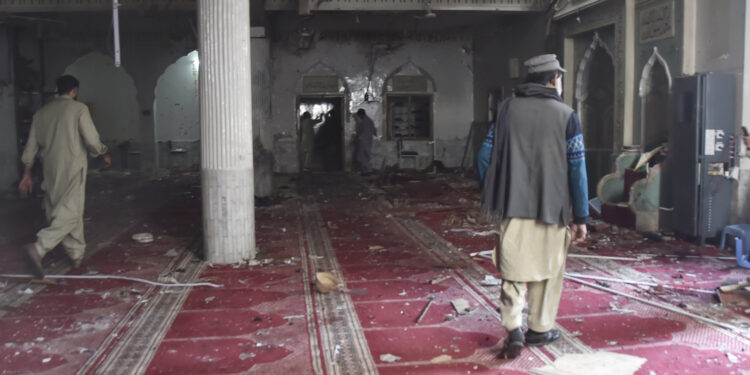 Al menos 10 muertos y 20 heridos por explosión en mezquita de Kabul