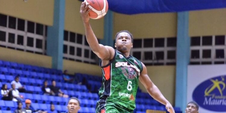 Berbere encesta 23 en victoria del Rafael Leónidas Solano en torneo básket U25 Distrital