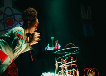 Inician funciones obra familiar “El planeta de la ciencia mágica”