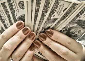 Policía apresa supuesta “bruja” estafó ciudadana con más de 200,000 pesos