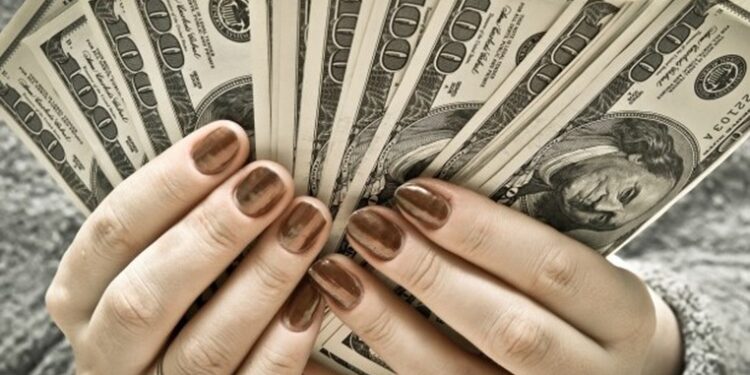 Policía apresa supuesta “bruja” estafó ciudadana con más de 200,000 pesos