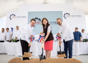 Vicepresidenta Raquel Peña inaugura en SPM seis naves industriales de Turquía, Canadá y RD