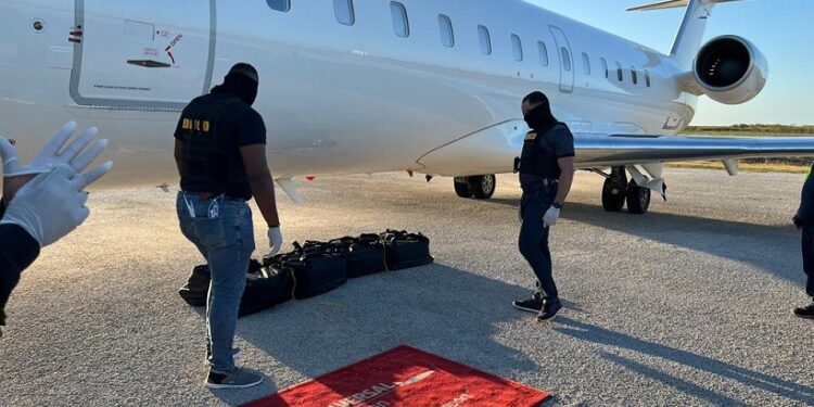 Investigan once personas por 200 paquetes de supuesta cocaína en aeropuerto Punta Cana