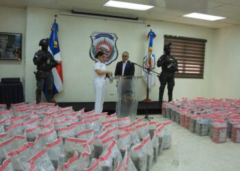¡Tremendo palo! confiscan 1, 613 paquetes de presunta cocaína en Baní