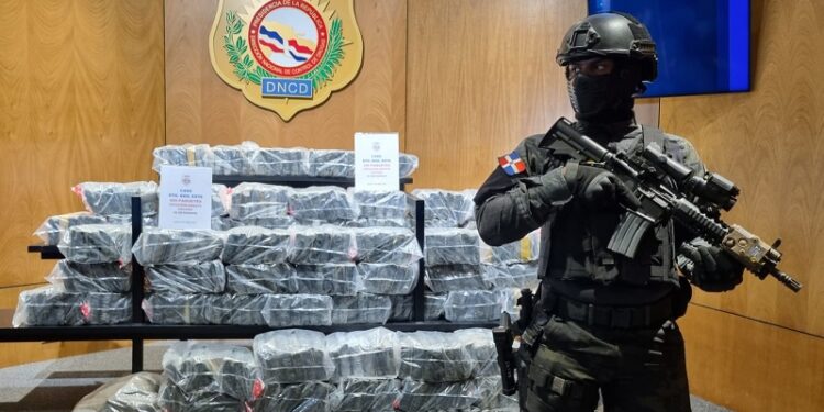 Ocupan otros 409 paquetes de presunta cocaína en Santo Domingo Este
