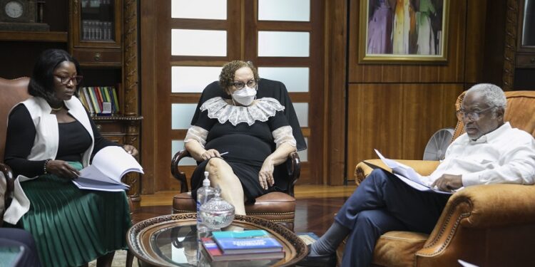 Procuradora recibe a la ministra de Haitianos que Viven en el Extranjero