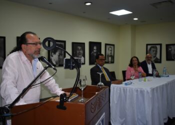 Escritor William Ospina: “Del  encuentro de culturas surgirán historias para llenar más de mil años”