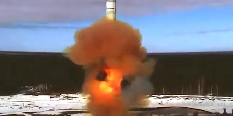 Rusia prueba con éxito un nuevo misil balístico intercontinental llegaría a EEUU