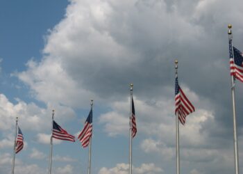 Un estadounidense y cuatro chinos acusados en Nueva York de espionaje a disidentes y activistas de DDHH