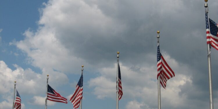 Un estadounidense y cuatro chinos acusados en Nueva York de espionaje a disidentes y activistas de DDHH