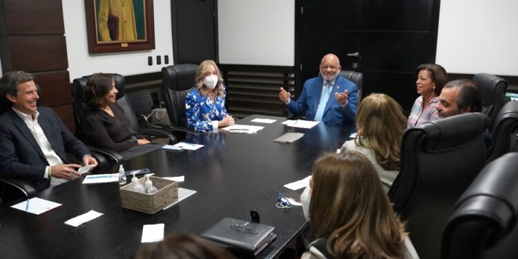 MINERD y EDUCA comparten puntos de vista sobre nuevo modelo de educación