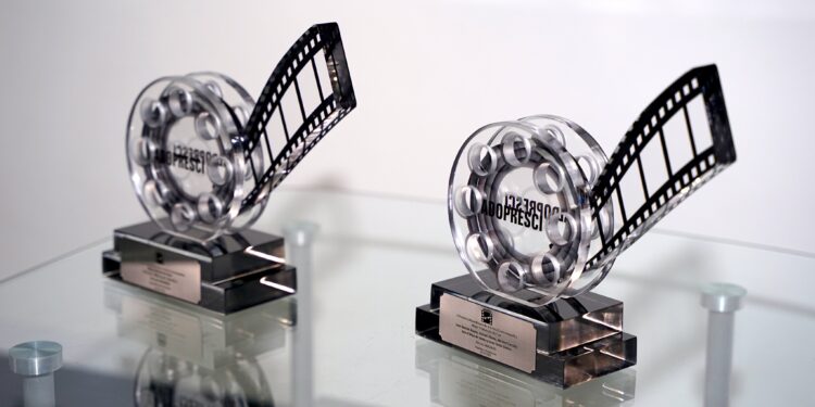 III Premio de la Critica Adopresci homenajeará al Padre José Luis Sáez