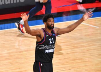 La NBA multa a los Sixers con 50.000 dólares por desinformar sobre el estado de Joel Embiid 