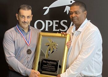 Reconocen a Carlos Jiménez al director regional de Lopesan Hotel Group