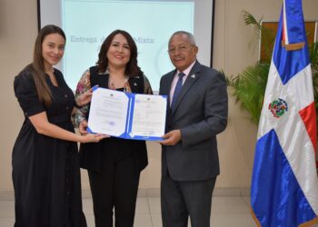 Acroarte recibe certificado de Marca Mixta de ONAPI