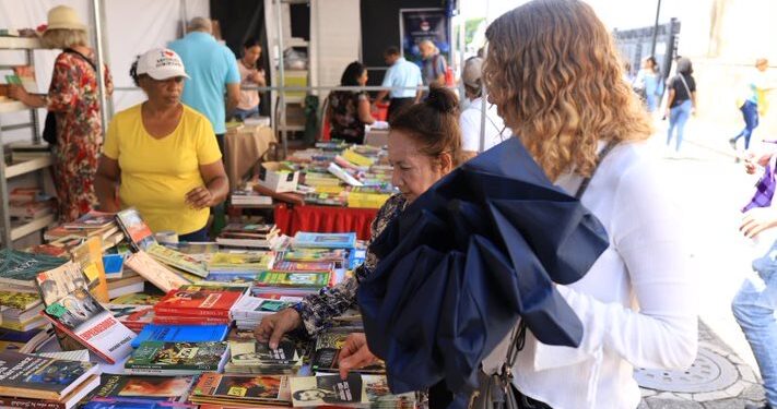 Pasadía dominical en la Feria Internacional del Libro 2022 