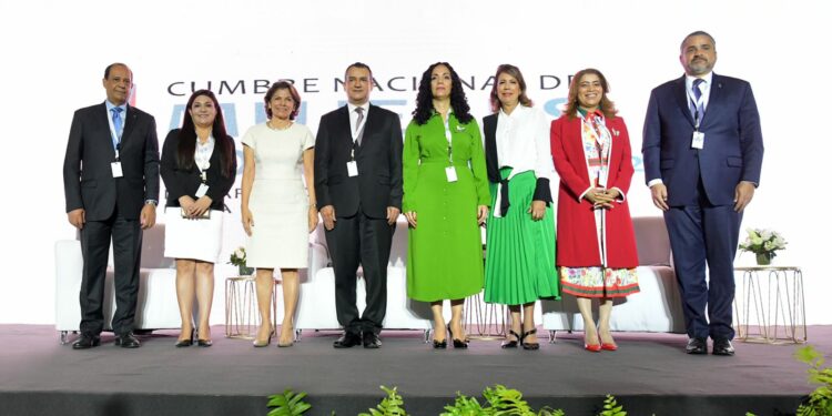 JCE concluye cumbre de mujeres con mensaje por la democracia política paritaria