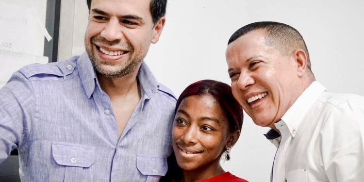 Roberto Ángel Salcedo defiende obra del Gobierno en el sur