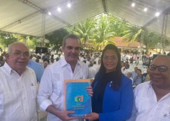 Presidente Luis Abinader promete apoyo a Casa Comunitaria de Justicia de Moca