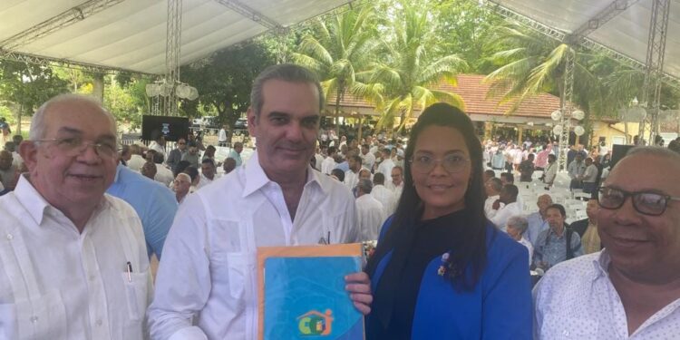 Presidente Luis Abinader promete apoyo a Casa Comunitaria de Justicia de Moca