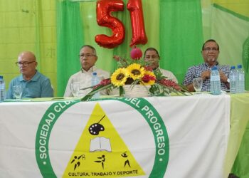 Celebran conversatorio sobre la historia de los clubes culturales y deportivos