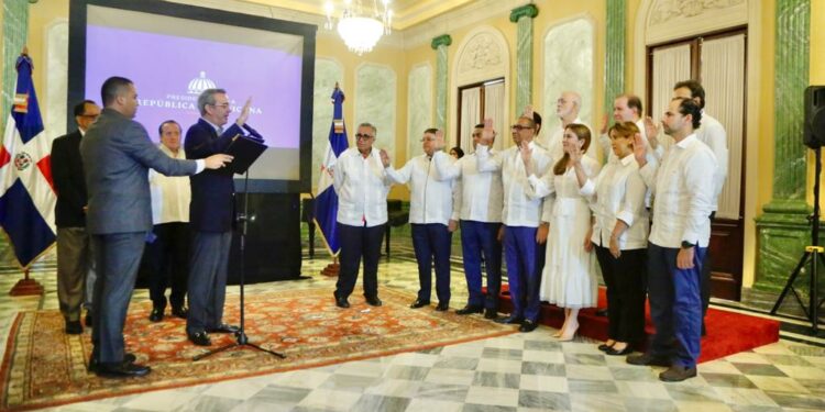 Abinader juramenta Comité Organizador Juegos Centroamericanos y del Caribe 2026