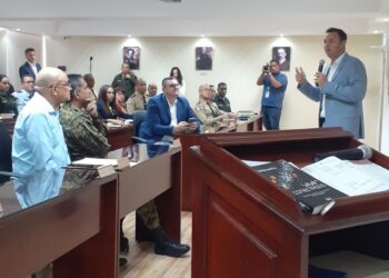 Plantean opciones para control de falsas noticias y difusión de imágenes no consentidas