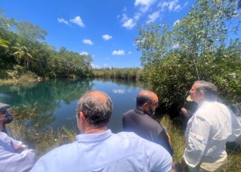 Ministro recoge preocupaciones sobre el medio ambiente en Samaná