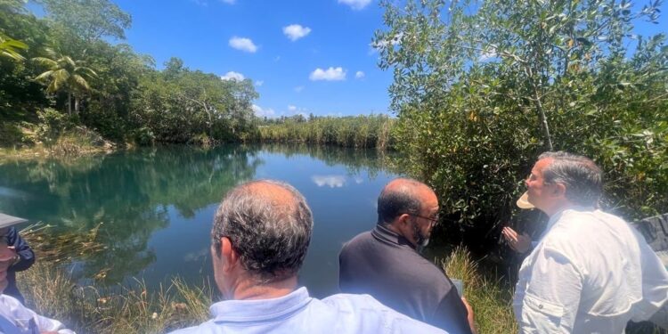 Ministro recoge preocupaciones sobre el medio ambiente en Samaná
