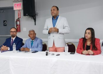 Salvador Holguín presenta en NY aspiraciones candidatura senatorial de Dajabón