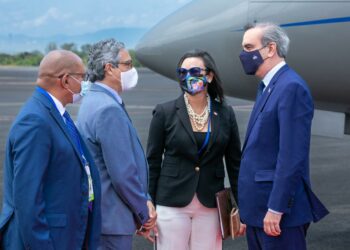 Abinader llega a Costa Rica; de inmediato realiza actividades agendadas