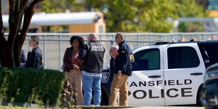 Al menos a 18 niños y un adulto muertos en un tiroteo en una escuela de Texas, en EEUU