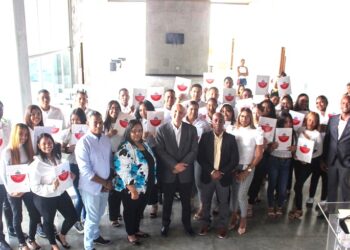 Centros Tecnológicos Comunitarios gradúa jóvenes en programa “Creando tu Futuro”