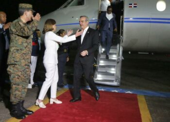 Regresó el presidente Luis Abinader desde Costa Rica