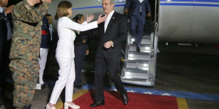 Regresó el presidente Luis Abinader desde Costa Rica
