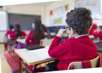 Los niños crecen más rápido durante el curso escolar que durante las vacaciones de verano