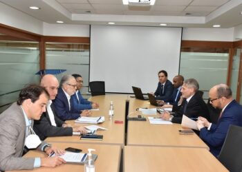 Ministro de Economía y  FMI pasan balance a la economía de RD