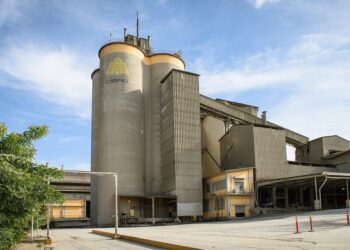 Cementos Cibao denuncia que individuos que no identifica obstaculizan sus operaciones 