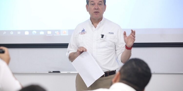 Ministro destaca que empleos de zonas francas alcanzan máximo histórico