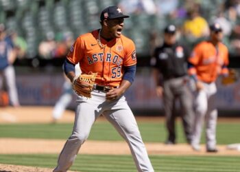 Valdez lanza juego completo y obtiene quinta victoria de la temporada