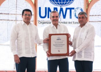 La Organización Mundial del Turismo reconoce al presidente Abinader 